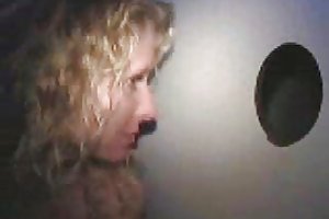 Любительское проститутка телка глотает каждую каплю из анонимного петуха порно поцелуй сестёр