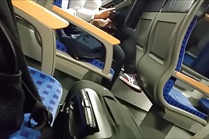 На горячая девочка мастурбирует с сперма порно ебут домработниц