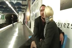 Алисия в метро у. порно в старом замке