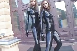 Две принцессы в латексе - по как tlh по порно видео дочь дрочит отцу