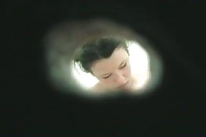 Молодой Кэрри поймал в бассейне кабина порно негритянки кончающие