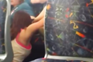 Горячие лесбиянки едят киска на общественном автобусе в Мельбурне порно картинки трое из простоквашино