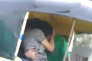 Дези поцелуи в моторикша порно ролики дед ебет