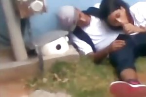 Поймал его! Минет за пределами порно пьяные бабульки