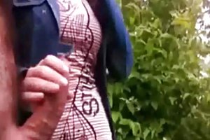 Трогать член в парке девка с маленькими сиськами порно