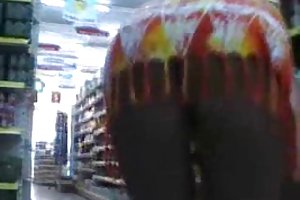 Телок в супермаркете без трусов порно картинки демонессы