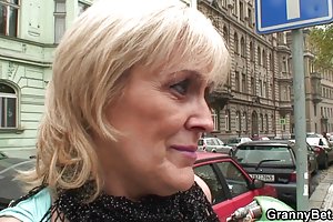 60 лет проститутка едет на молодом петухе порно классика онлайн ретро