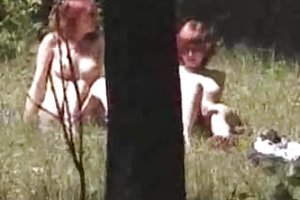 Нудистский девушки в лесу русские порно копро фильмы