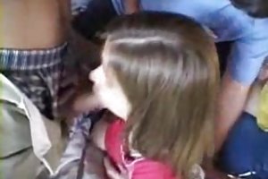 Смазливая подросток подобрал и получает Оральный и процедуры по уходу за лицом порно онлайн молоденькие в душе