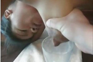Frauenmelken - молоко показать порно огромный член в рот