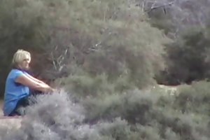 Дрочить на пляже видео порно ролик школьницы лесбиянки