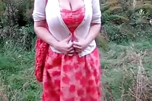 Большие сиськи и жопа в кукурузном поле сестра застукала брата порно видео