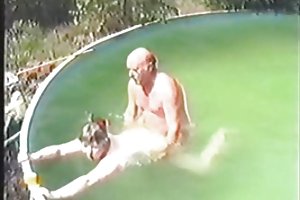 Старая пара занимается сексом в бассейне часть 1 носить твид порно киевских студентов